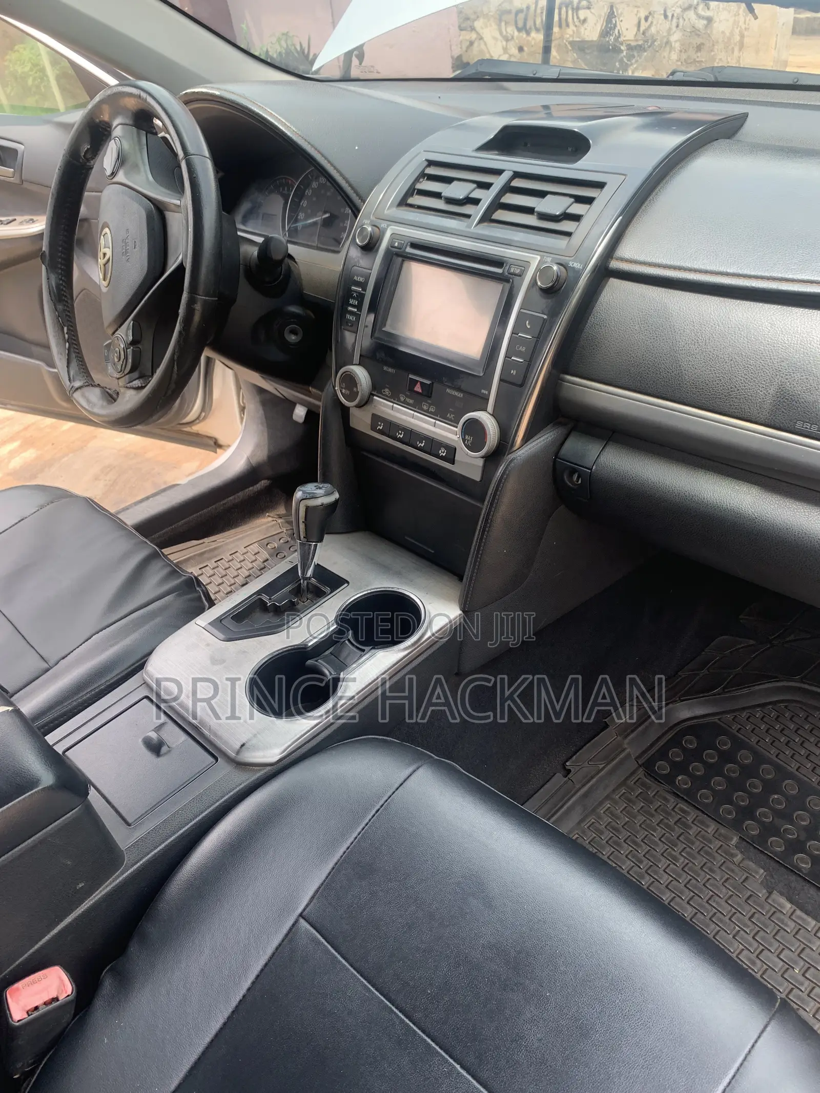 Toyota Camry LE 4dr Sedan (2.5L 4cyl 6A) 2013 Silver
