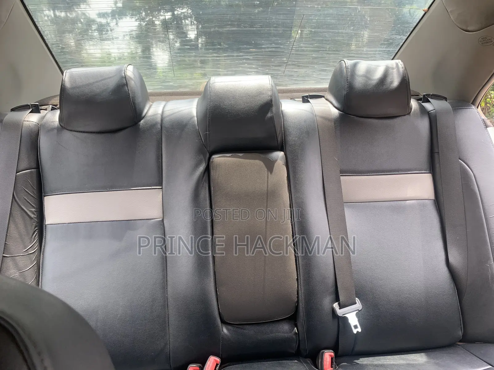 Toyota Camry LE 4dr Sedan (2.5L 4cyl 6A) 2013 Silver