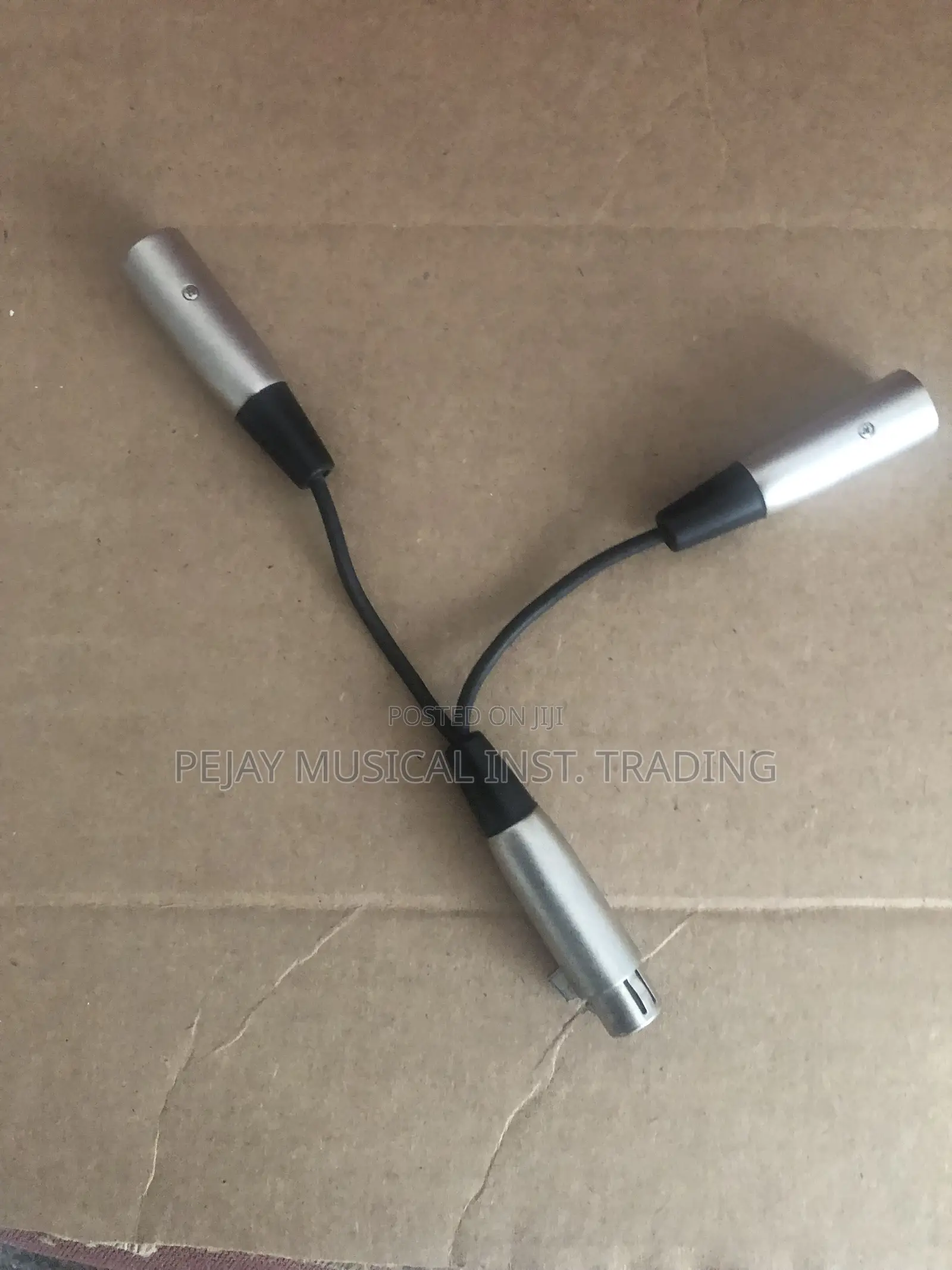 USA XLR Y-Splitter Cable