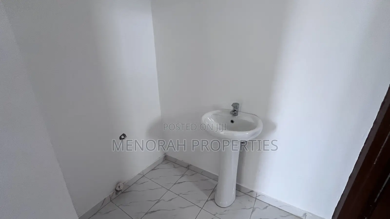 1bdrm Apartment in Adenta Amanfrom, Amrahia for rent