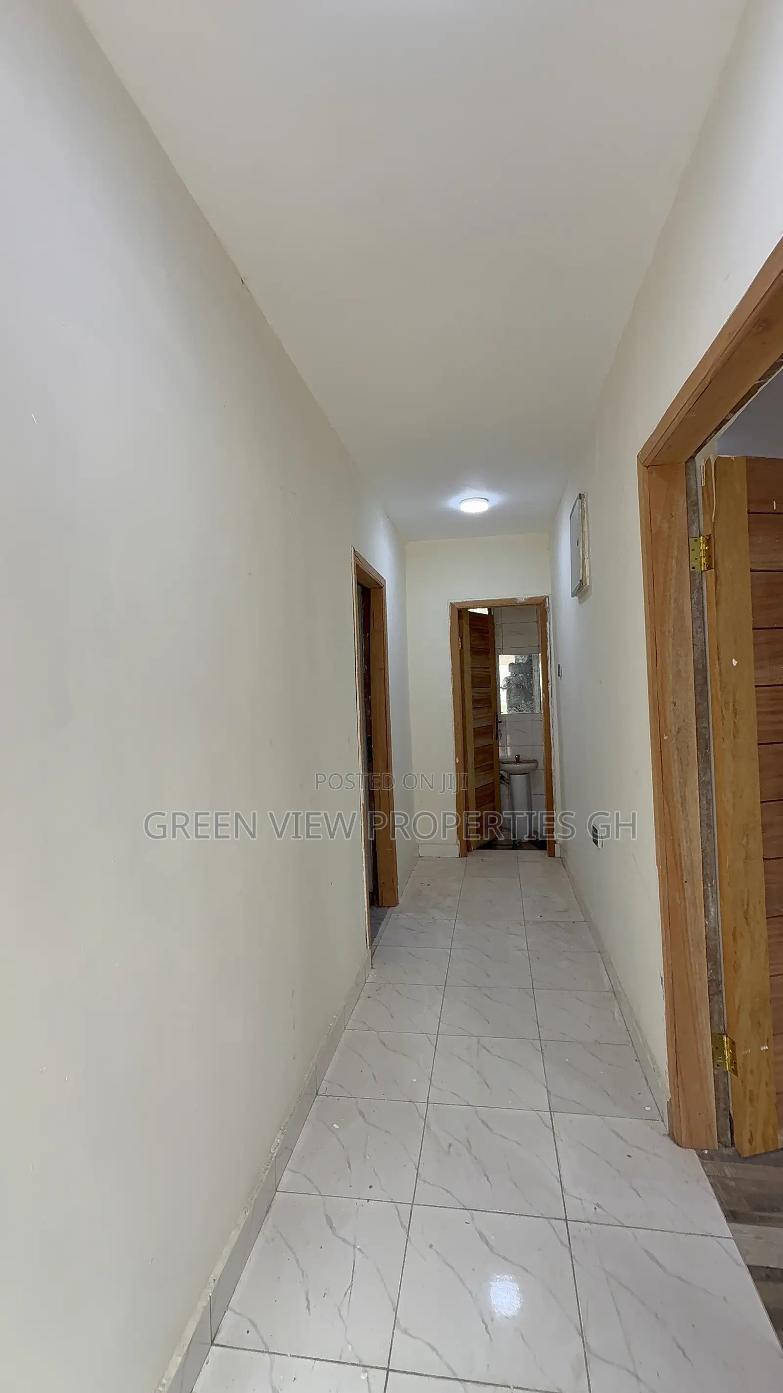 2bdrm Apartment in West Hills Mall Area for rent