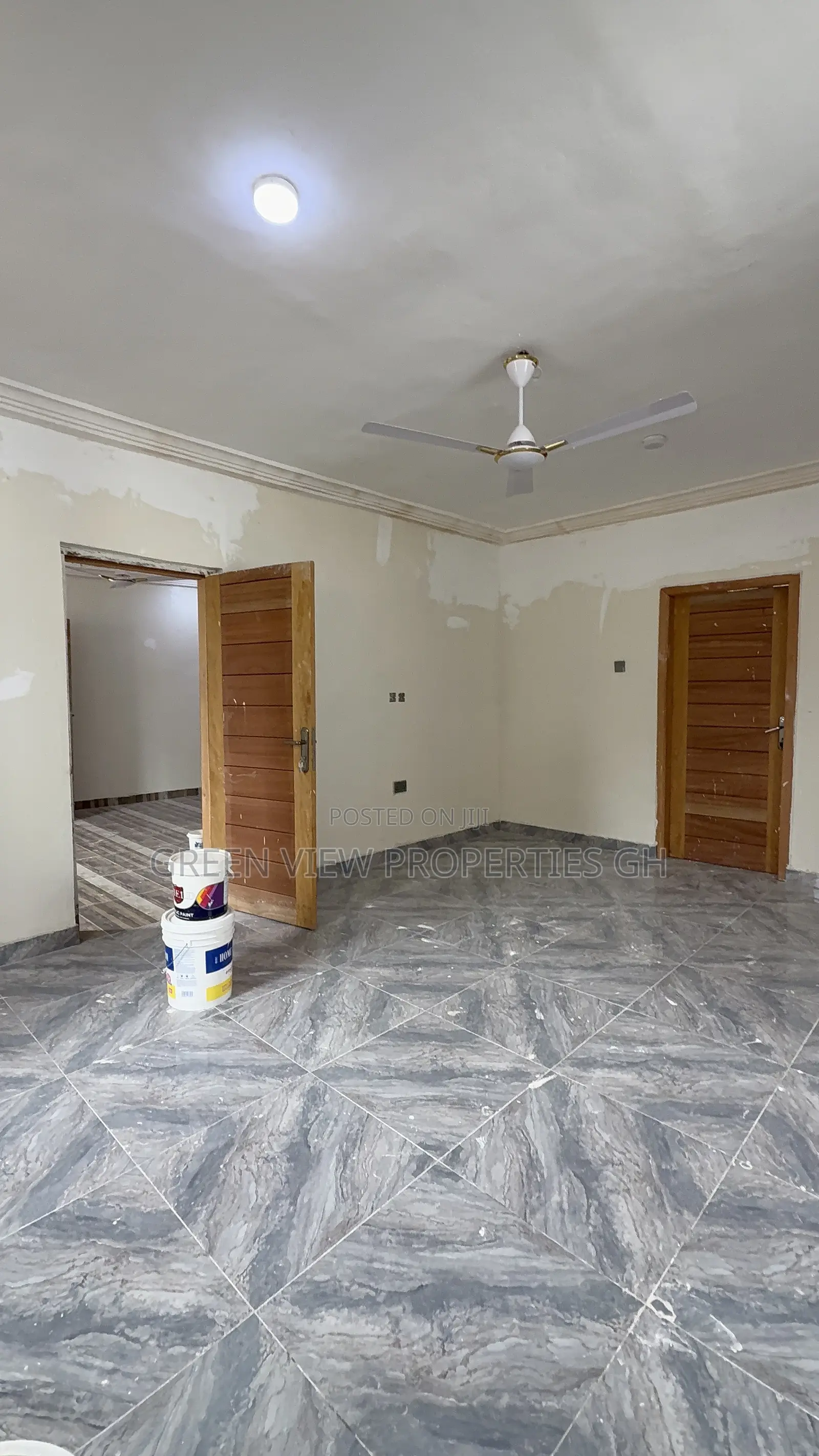 2bdrm Apartment in West Hills Mall Area for rent
