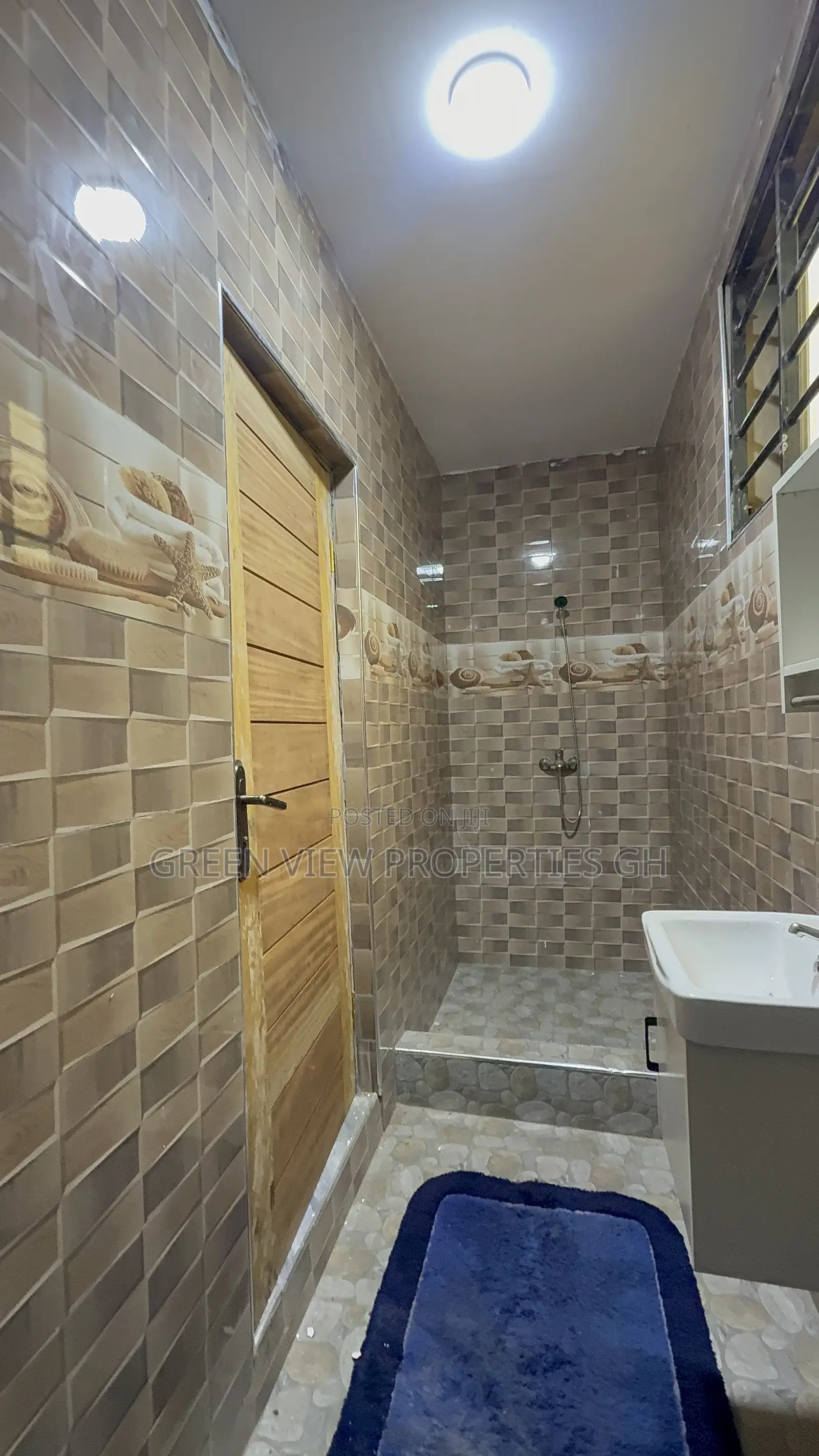 2bdrm Apartment in West Hills Mall Area for rent
