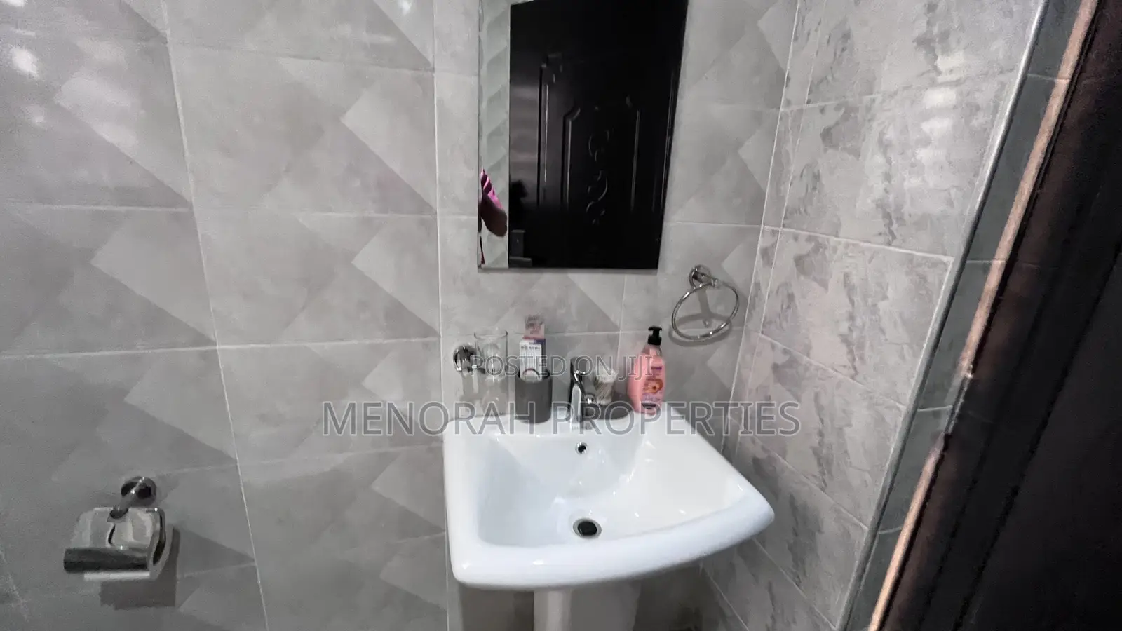 3bdrm Apartment in Oyarifa for sale