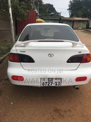 Toyota Corolla 2002 White