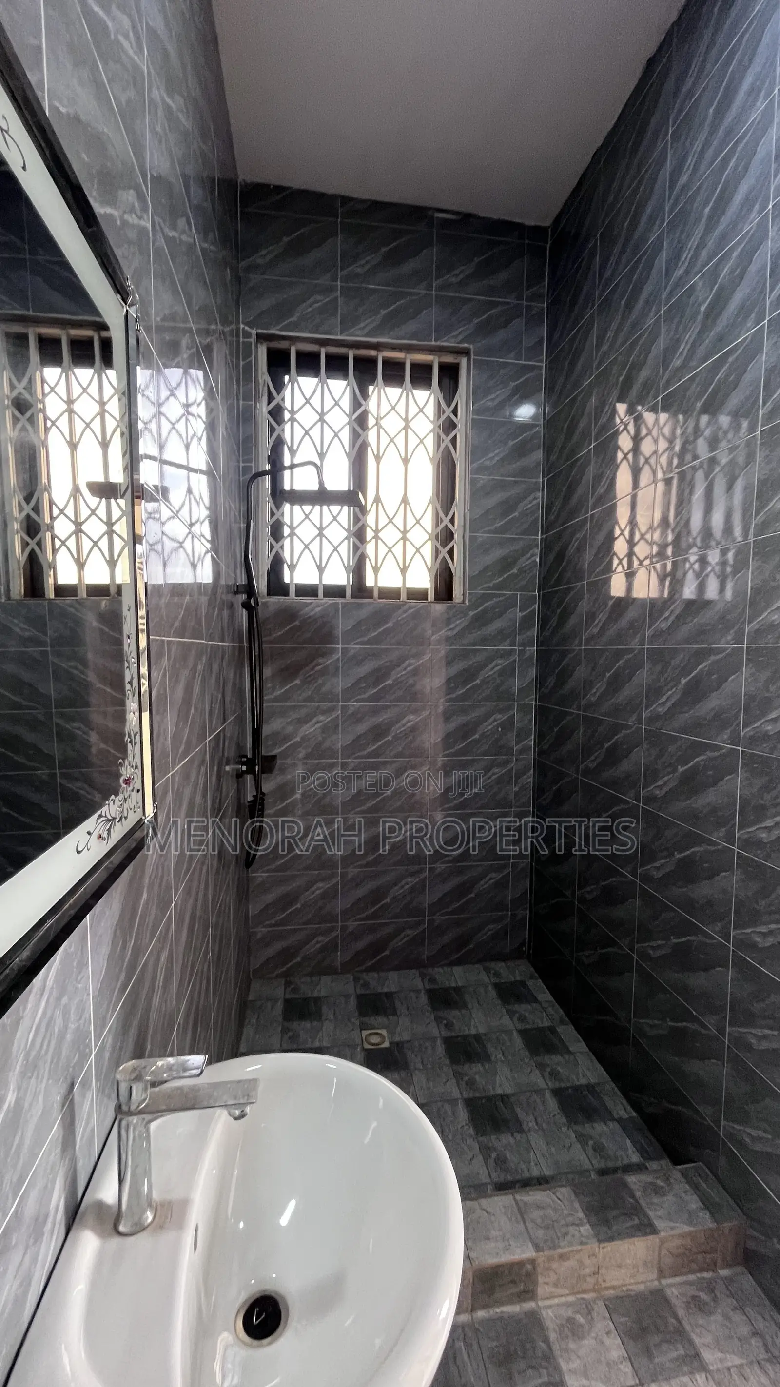 2bdrm Apartment in Adenta Amrahia for rent
