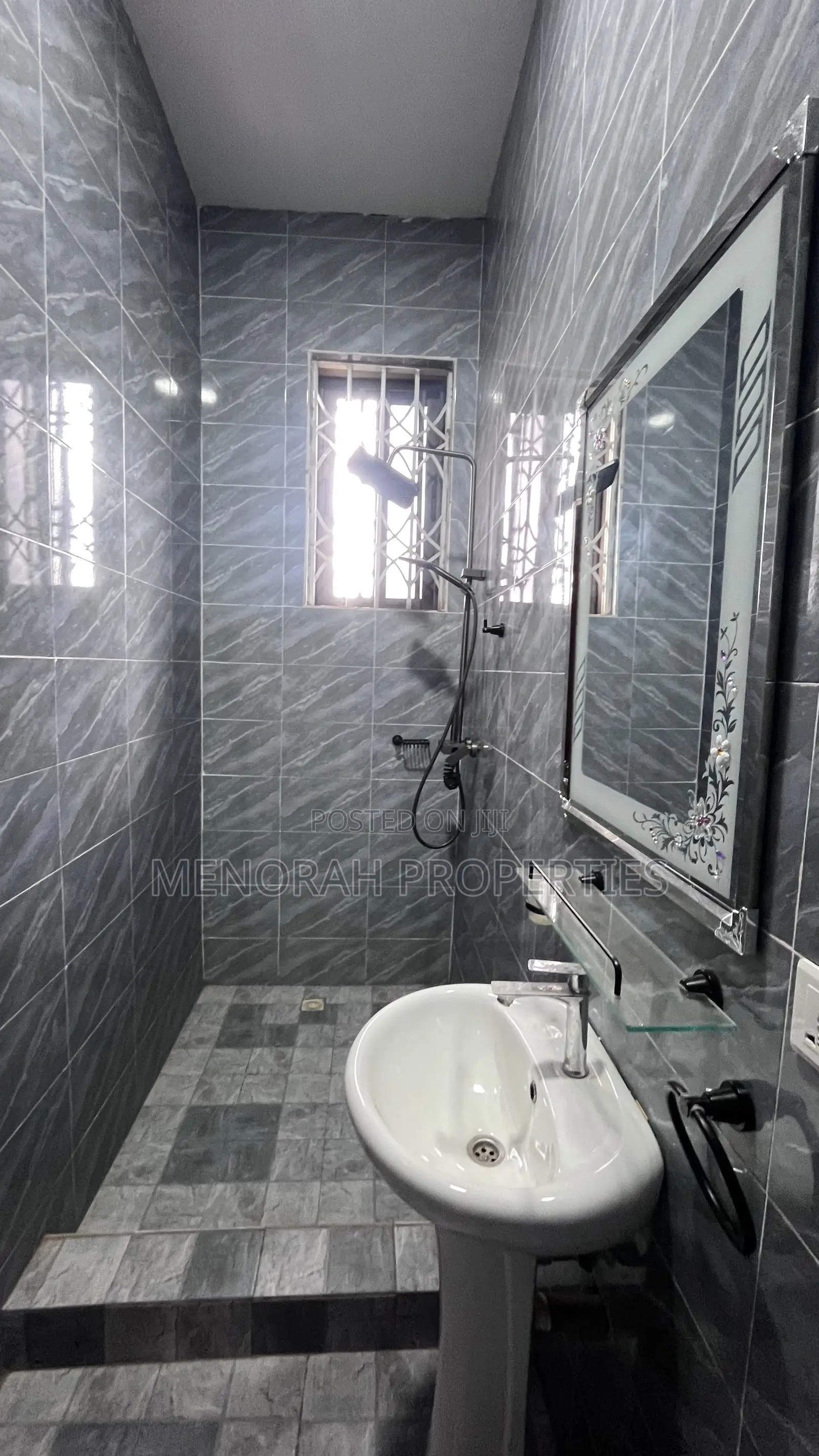2bdrm Apartment in Adenta Amrahia for rent