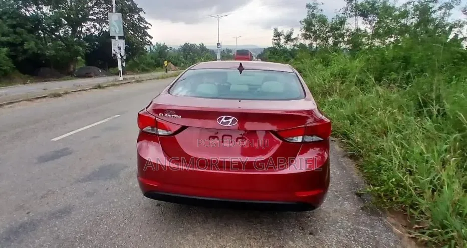 Hyundai Elantra 2014 Red