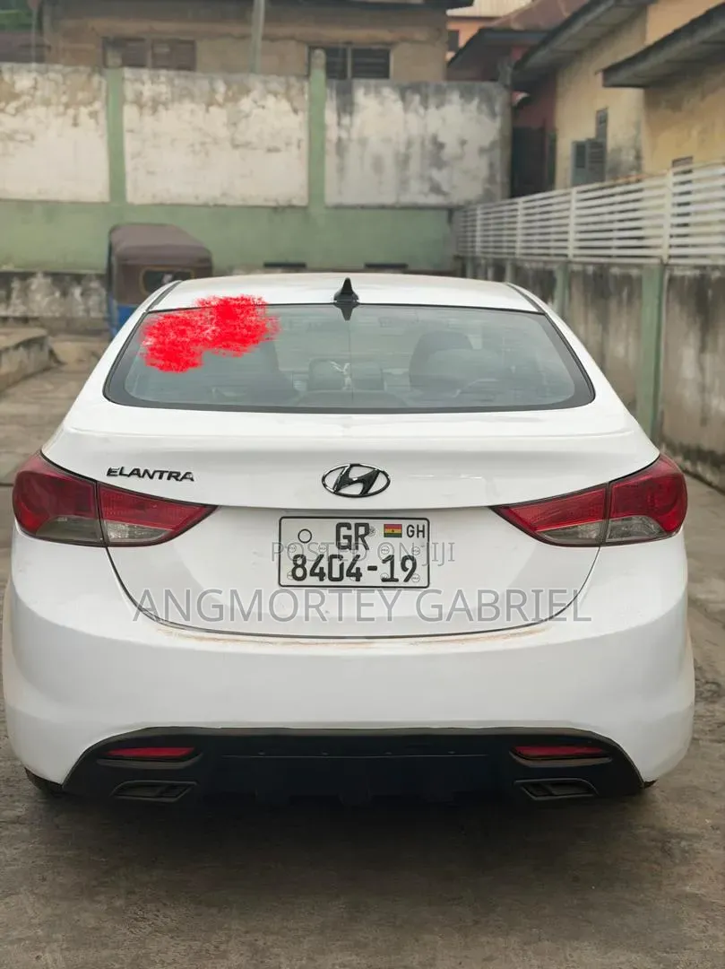 Hyundai Elantra 2013 White