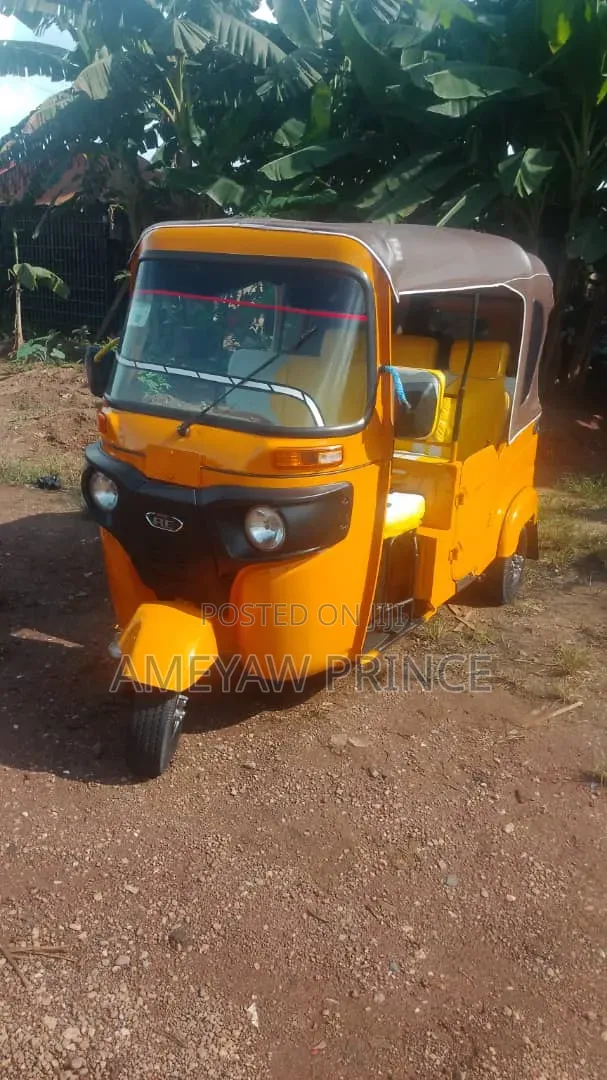 Bajaj RE 2026 Yellow