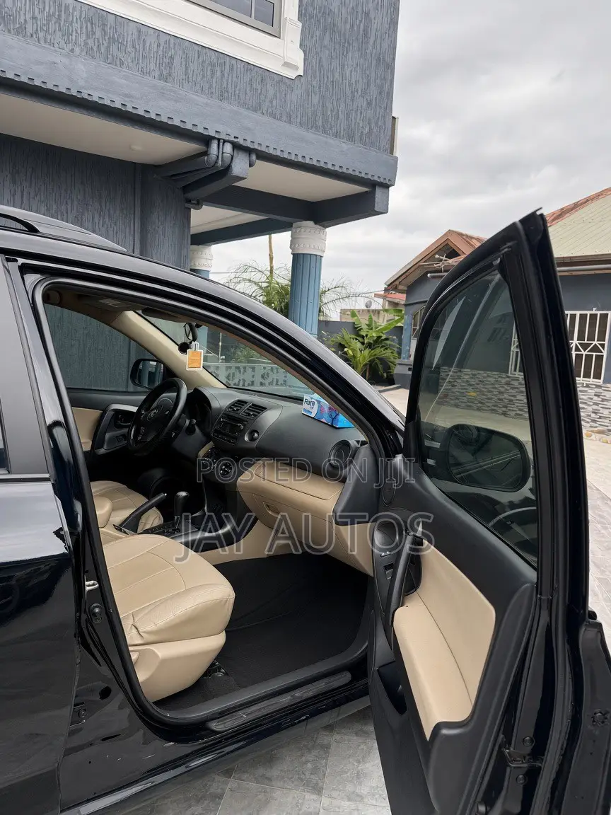 Toyota RAV4 2012 Black