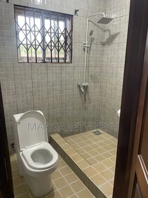 3bdrm Apartment in Oyarifa Mall Area for rent