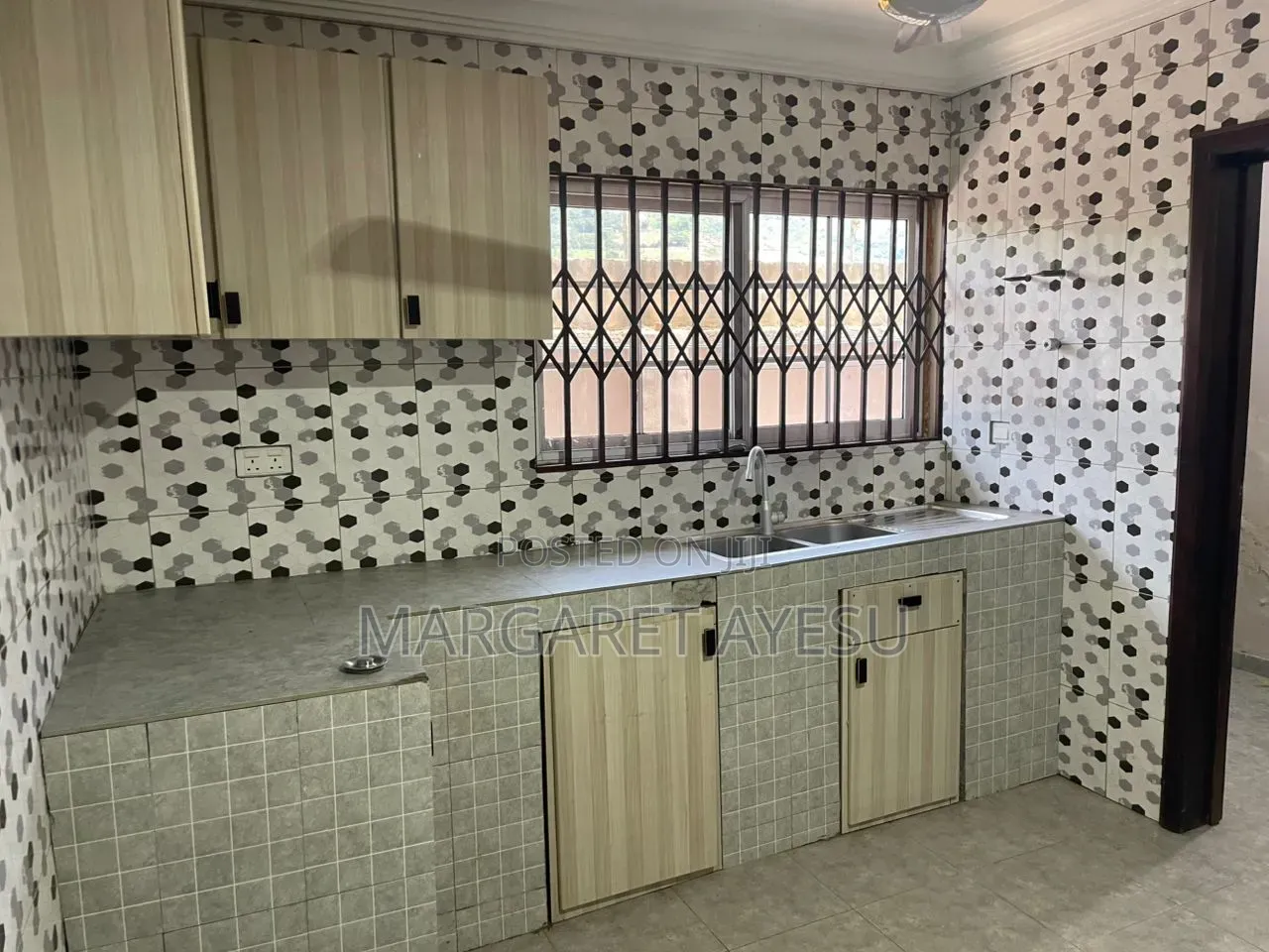 3bdrm Apartment in Oyarifa Mall Area for rent