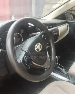 Toyota Corolla LE 4dr Sedan (1.8L 4cyl CVT) 2016 Gray