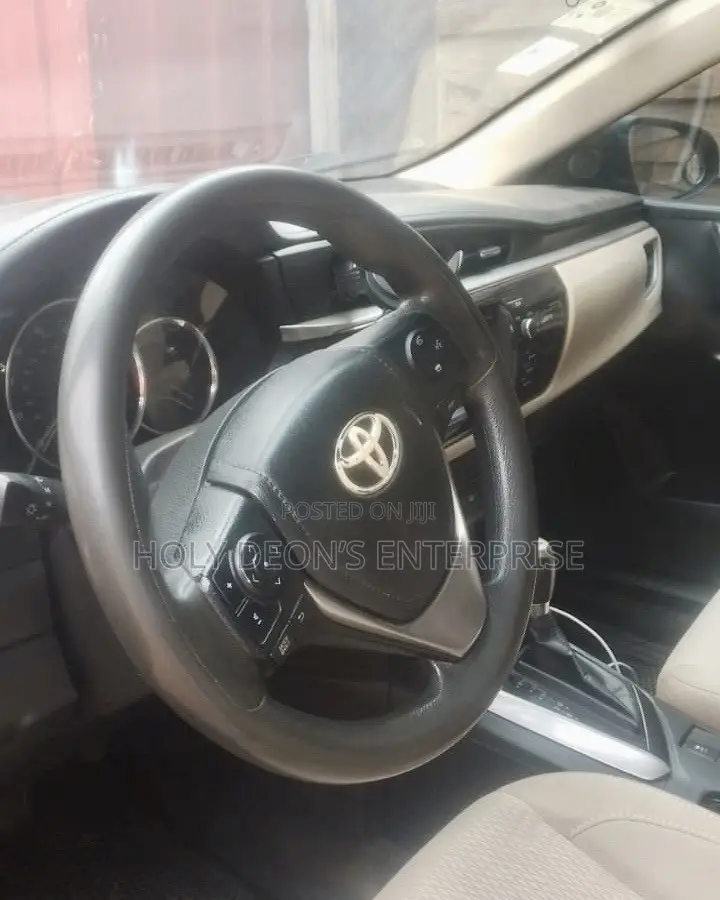 Toyota Corolla LE 4dr Sedan (1.8L 4cyl CVT) 2016 Gray