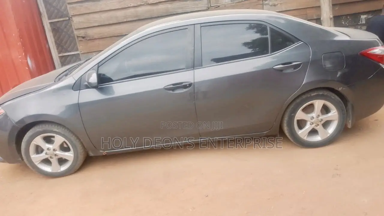 Toyota Corolla LE 4dr Sedan (1.8L 4cyl CVT) 2016 Gray