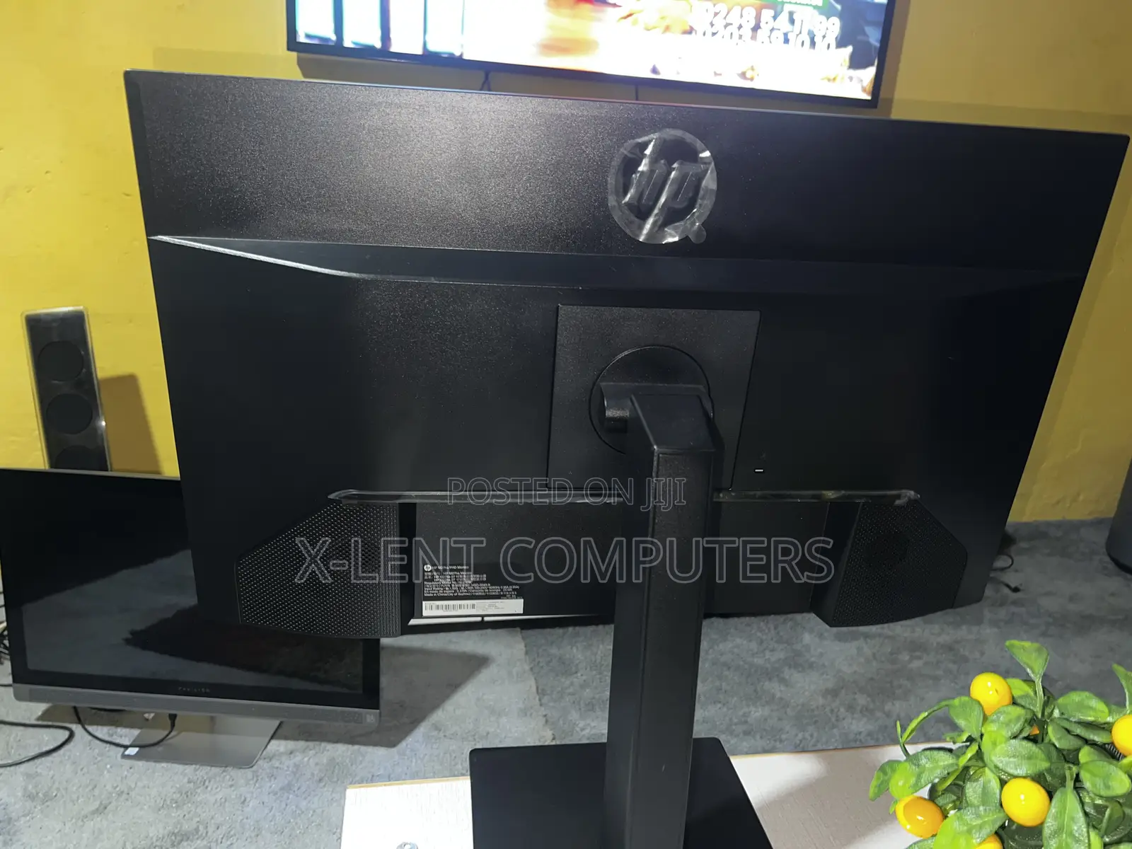HP Monitor 27 Inches Eggless