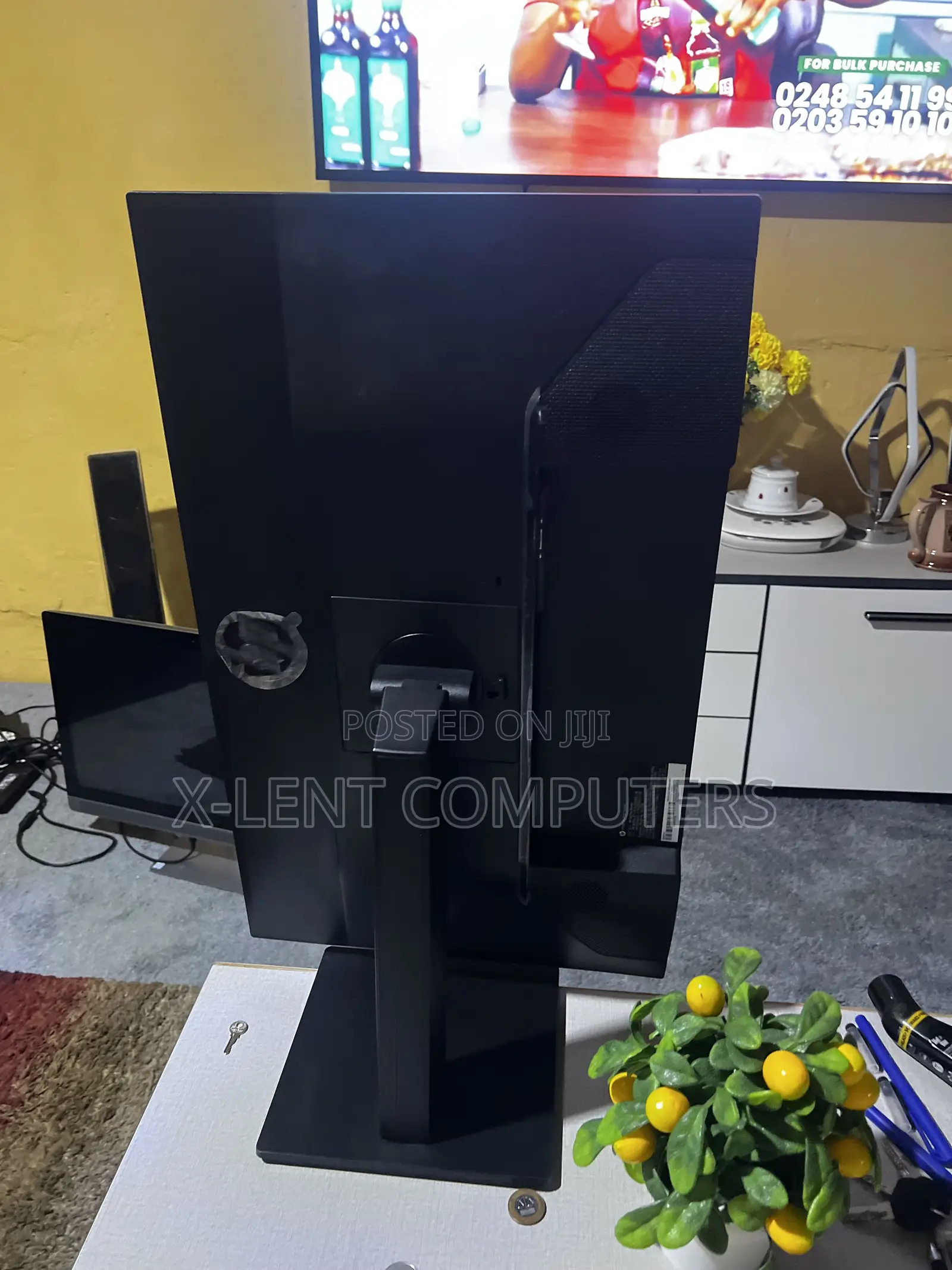 HP Monitor 27 Inches Eggless
