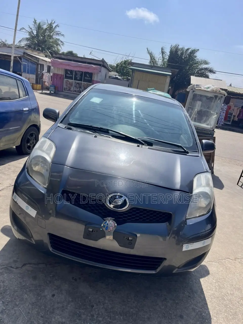 Toyota Vitz 1.3 AWD 5dr 2010 Gray
