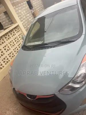 Hyundai Elantra 2012