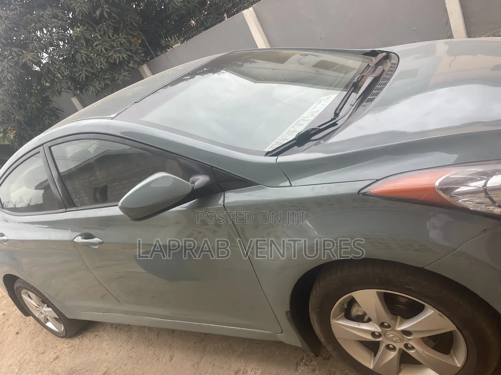 Hyundai Elantra 2012