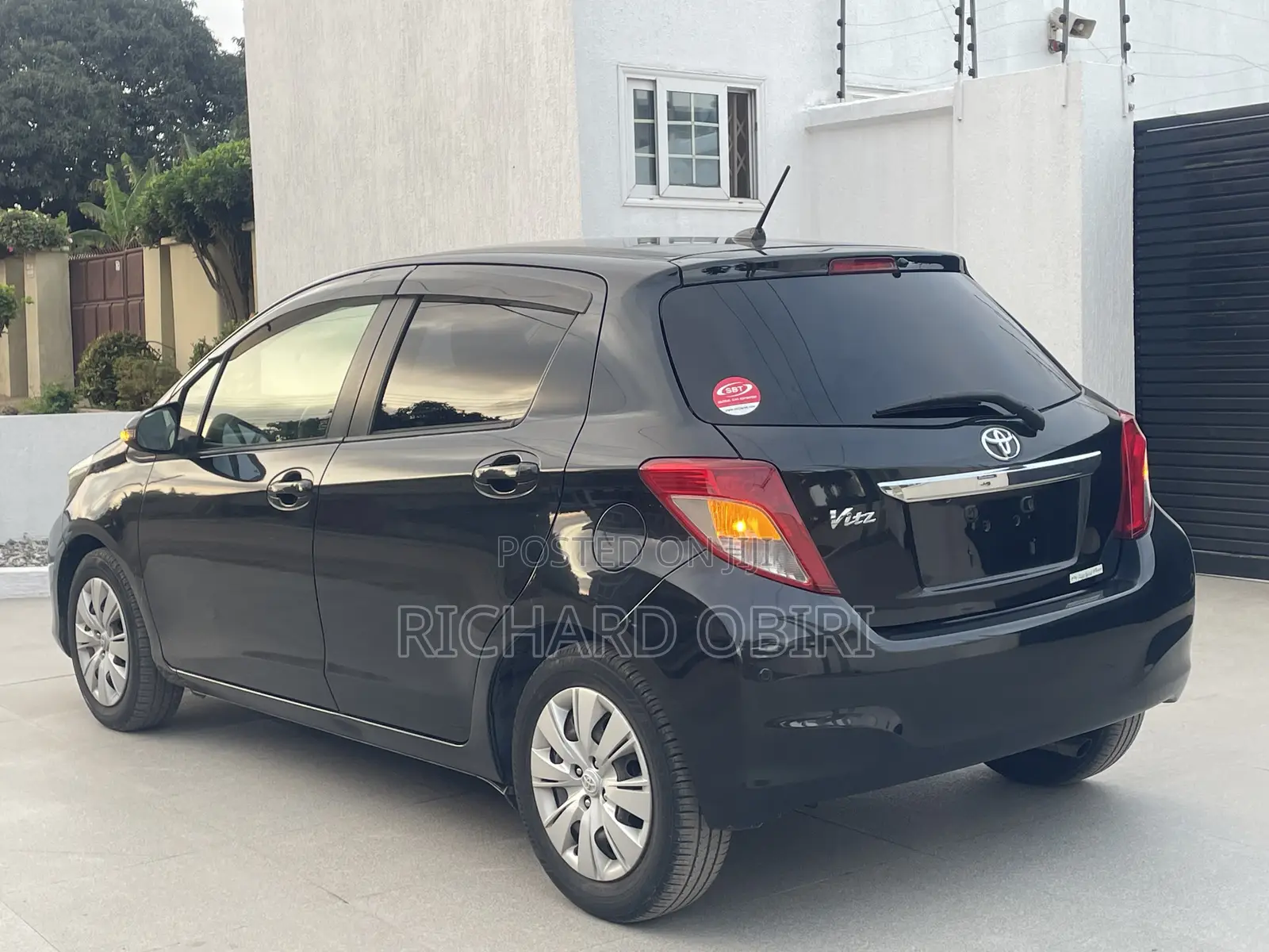 Toyota Vitz 1.3 AWD 5dr 2013 Black