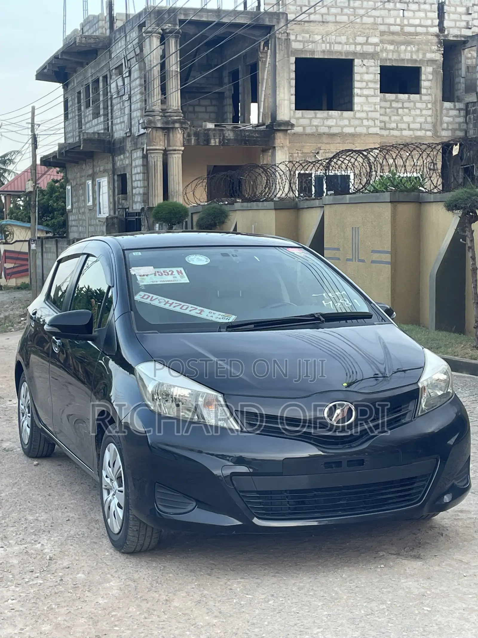 Toyota Vitz 1.3 AWD 5dr 2013 Black