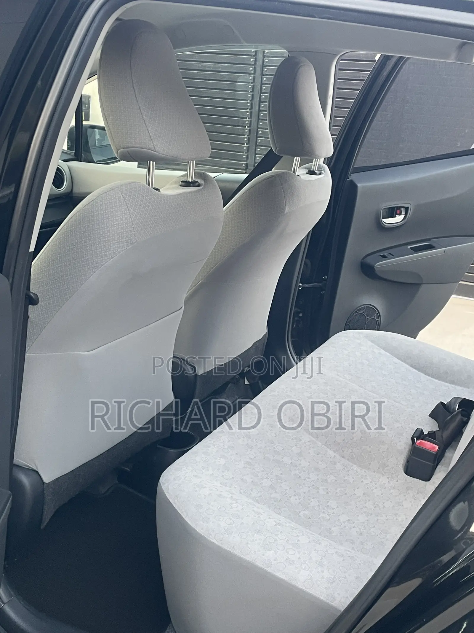 Toyota Vitz 1.3 AWD 5dr 2013 Black