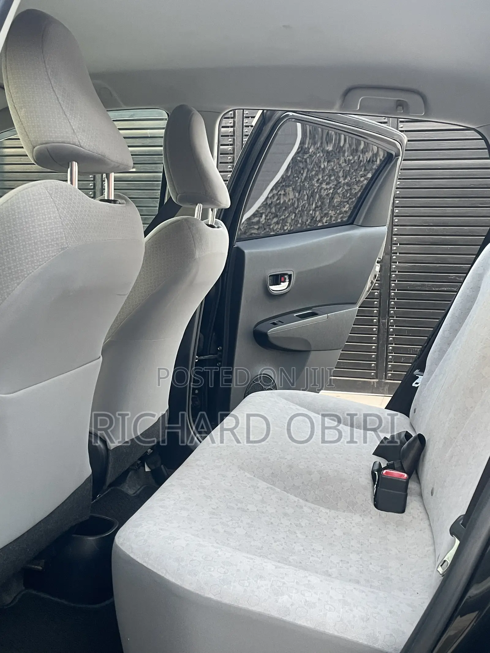 Toyota Vitz 1.3 AWD 5dr 2013 Black
