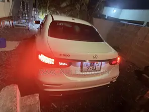 Mercedes-Benz E300 2017 White