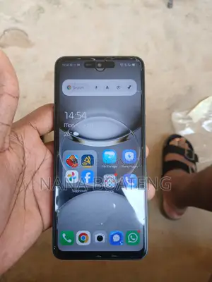 Tecno Spark 30 128 GB Yellow
