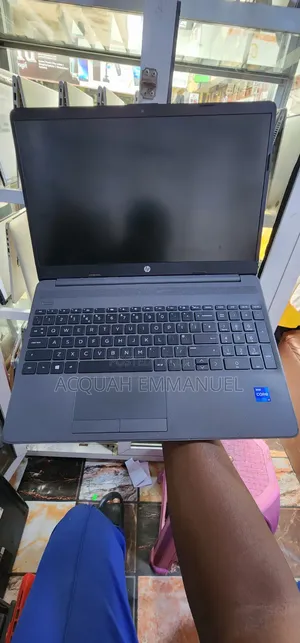 Laptop HP 250 G8 8GB Intel Core i7 SSD 1T
