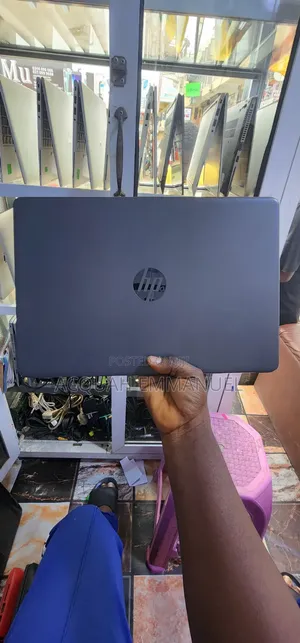 Laptop HP 250 G8 8GB Intel Core i7 SSD 1T