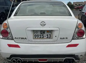 Nissan Altima 2.5 S Sedan 2011 White