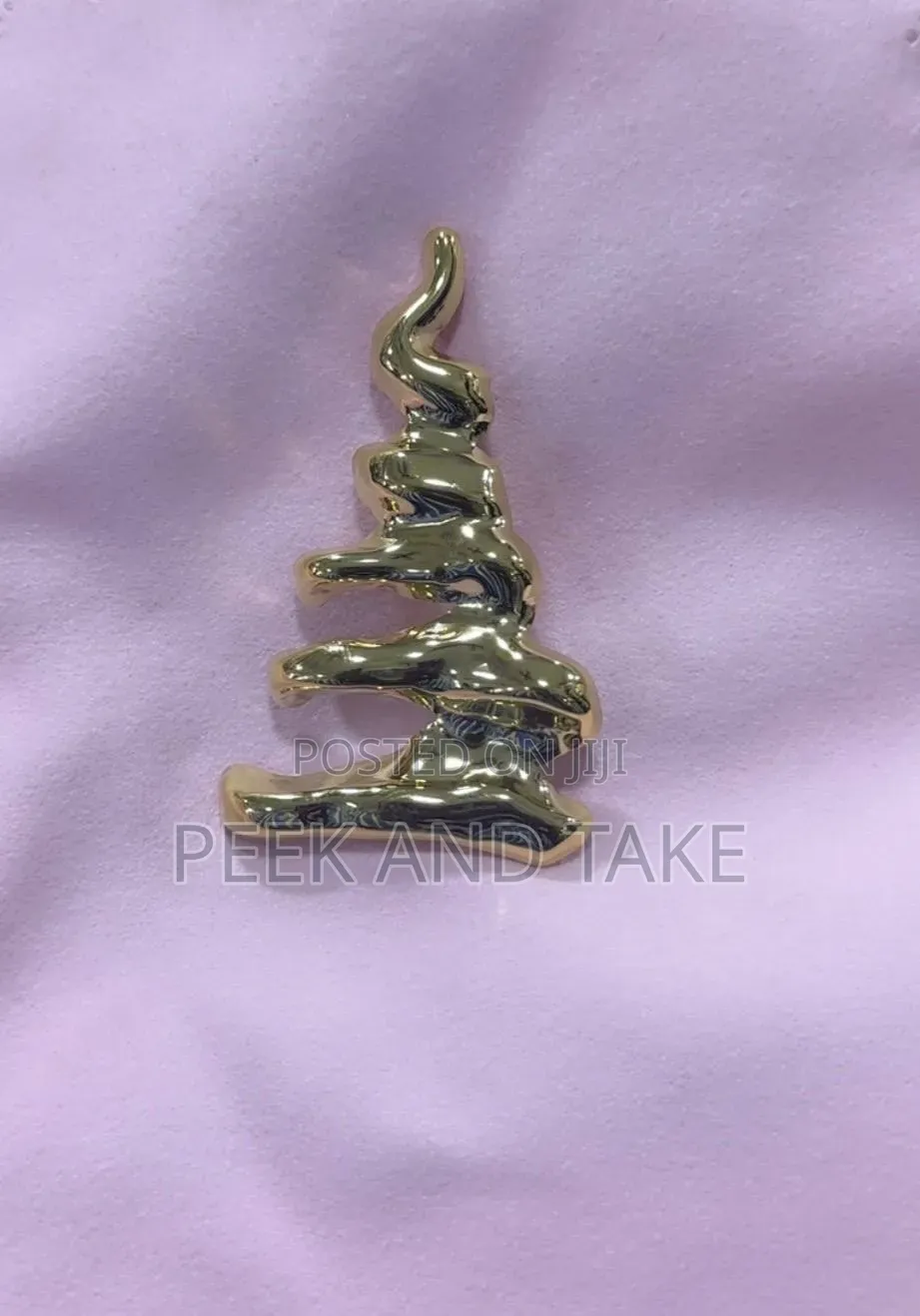 Elevate Your Appearance With These Stunning Brooches  