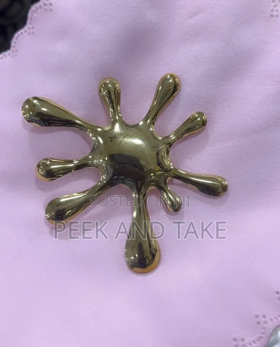 Elevate Your Appearance With These Stunning Brooches  