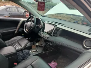 Toyota RAV4 2019 White
