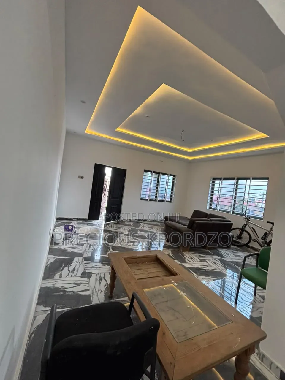 1bdrm Room & Parlour in Lakeside for rent