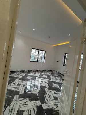 1bdrm Room & Parlour in Lakeside for rent