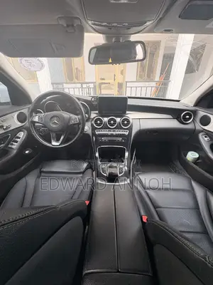Mercedes-Benz C300 Base Sedan RWD (2.0L 4cyl 7A) 2016 White