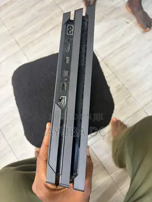 Play Station 4 Pro