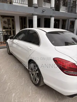 Mercedes-Benz C300 Base Sedan RWD (2.0L 4cyl 7A) 2016 White