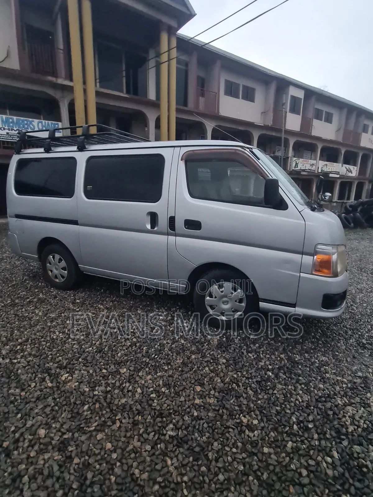 Nissan Caravan 2002 Silver