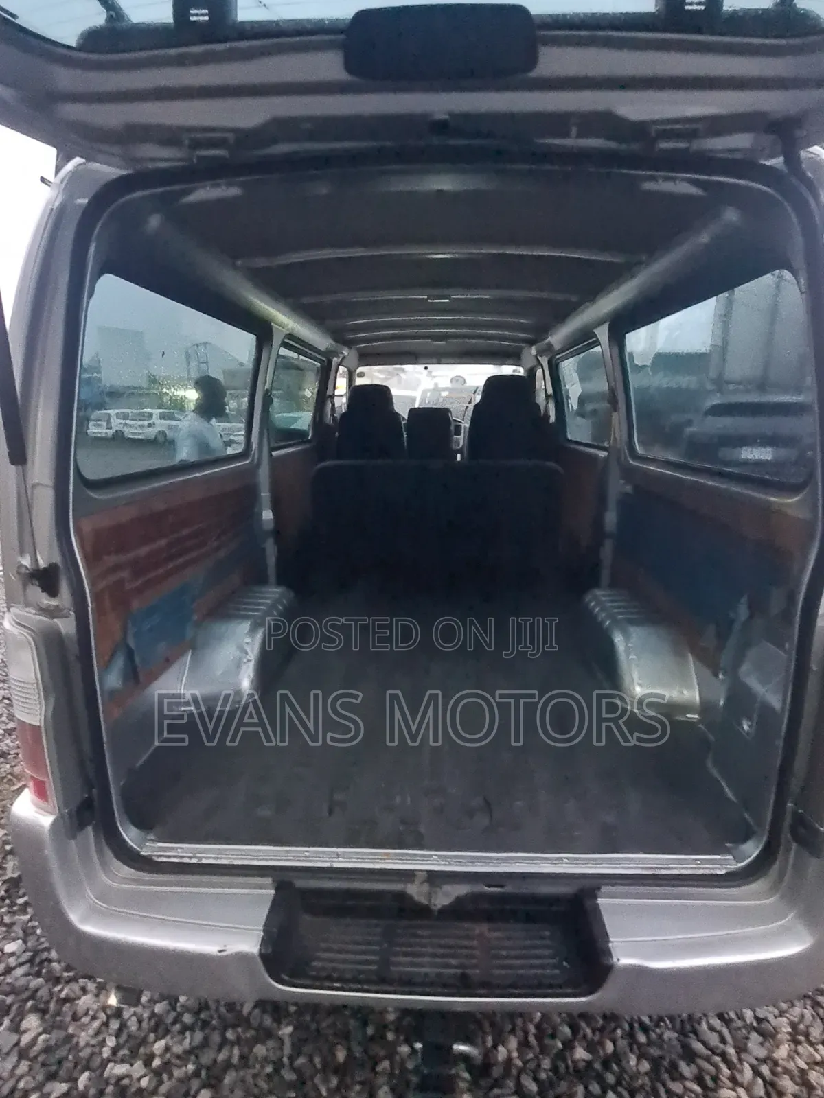 Nissan Caravan 2002 Silver