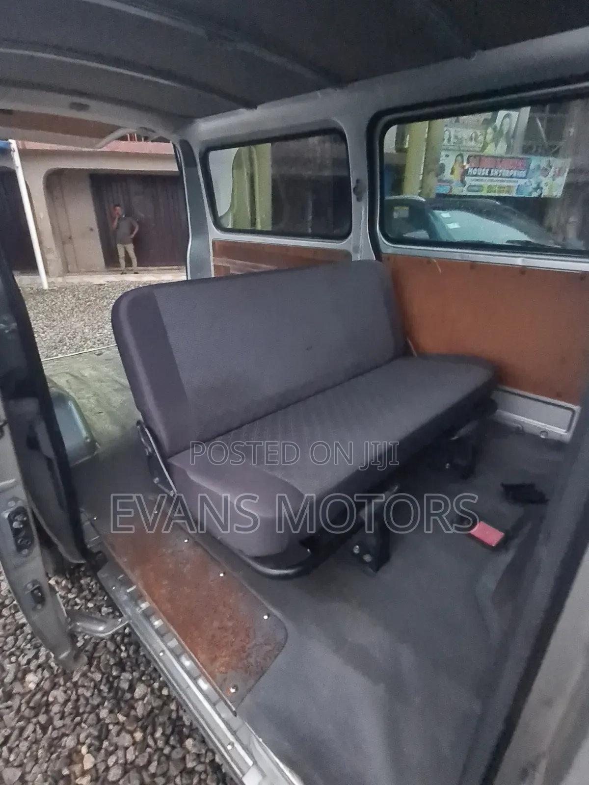 Nissan Caravan 2002 Silver