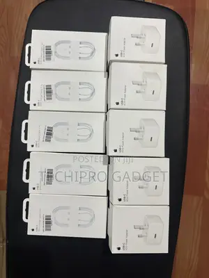iPhone 16,17,18 Original Charges Sealed