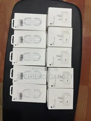 iPhone 16,17,18 Original Charges Sealed