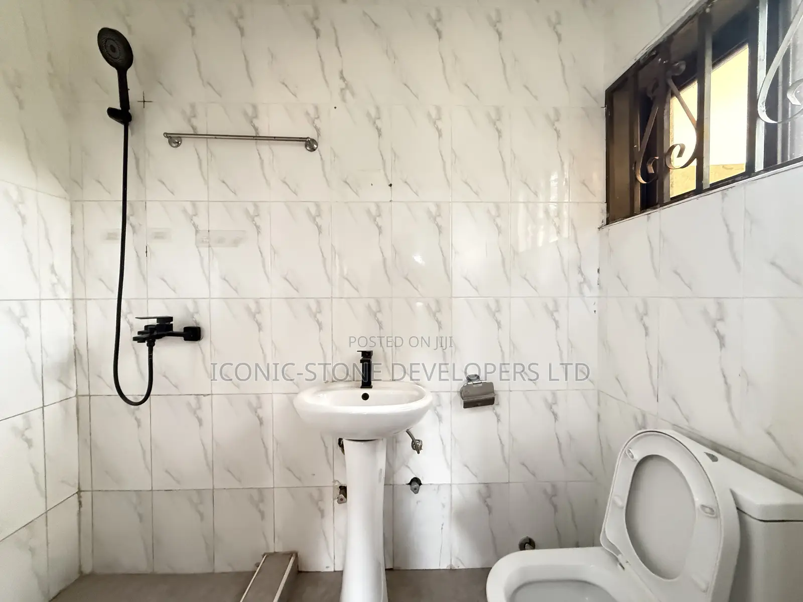 2bdrm Apartment in East Legon  A&C for rent