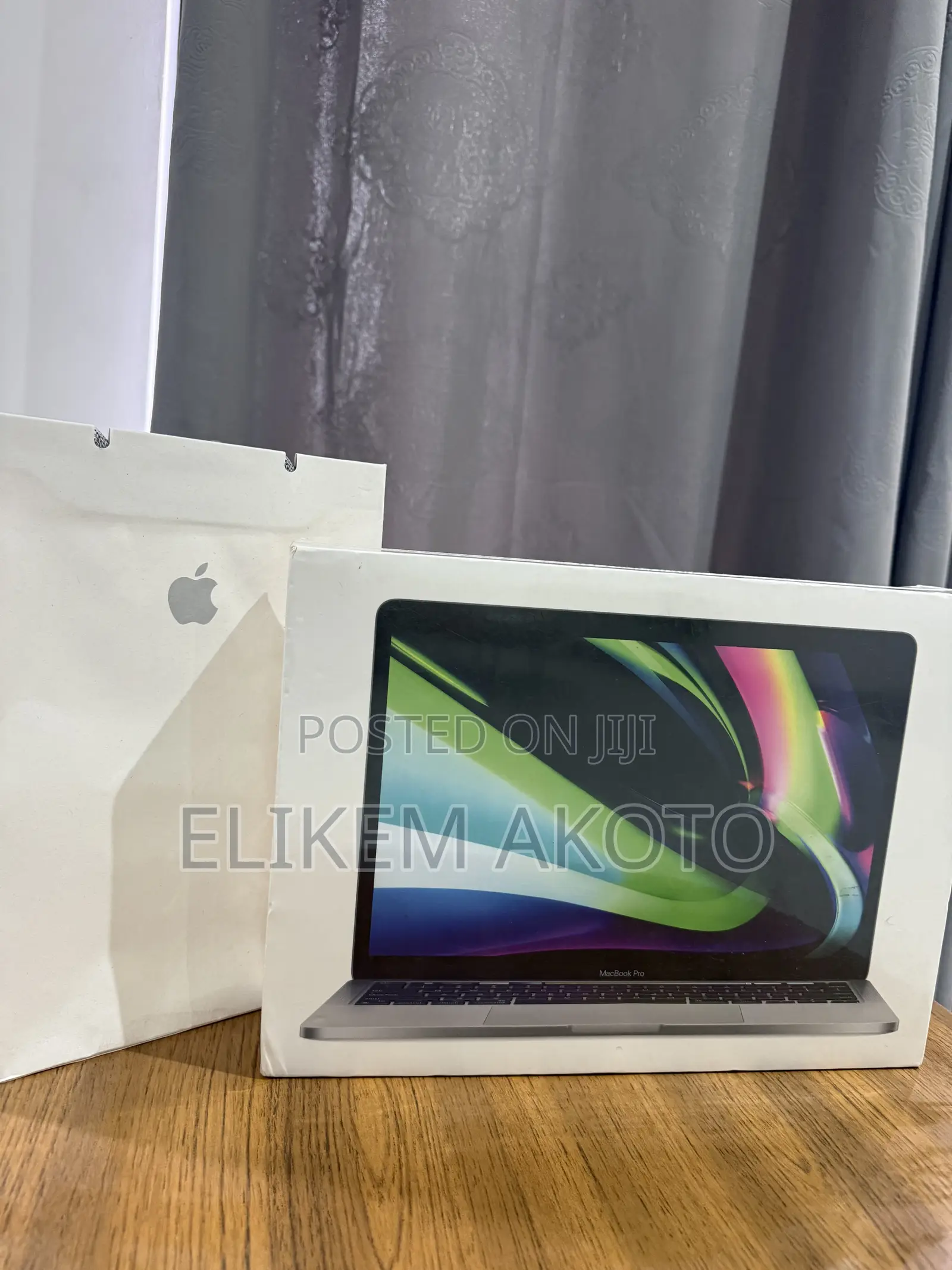 New Laptop Apple MacBook Pro 2023 M2 8GB Apple M2 SSD 512GB