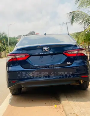 Toyota Camry 2021 Blue